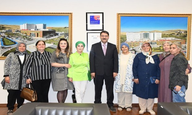 YOZGAT ŞEHİR HASTANESİNE HAYIRLI OLSUN ZİYARETİ